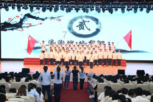 曼联资讯号辟谣:瓦拉内本人没有滑雪,并不会被滕哈赫惩罚